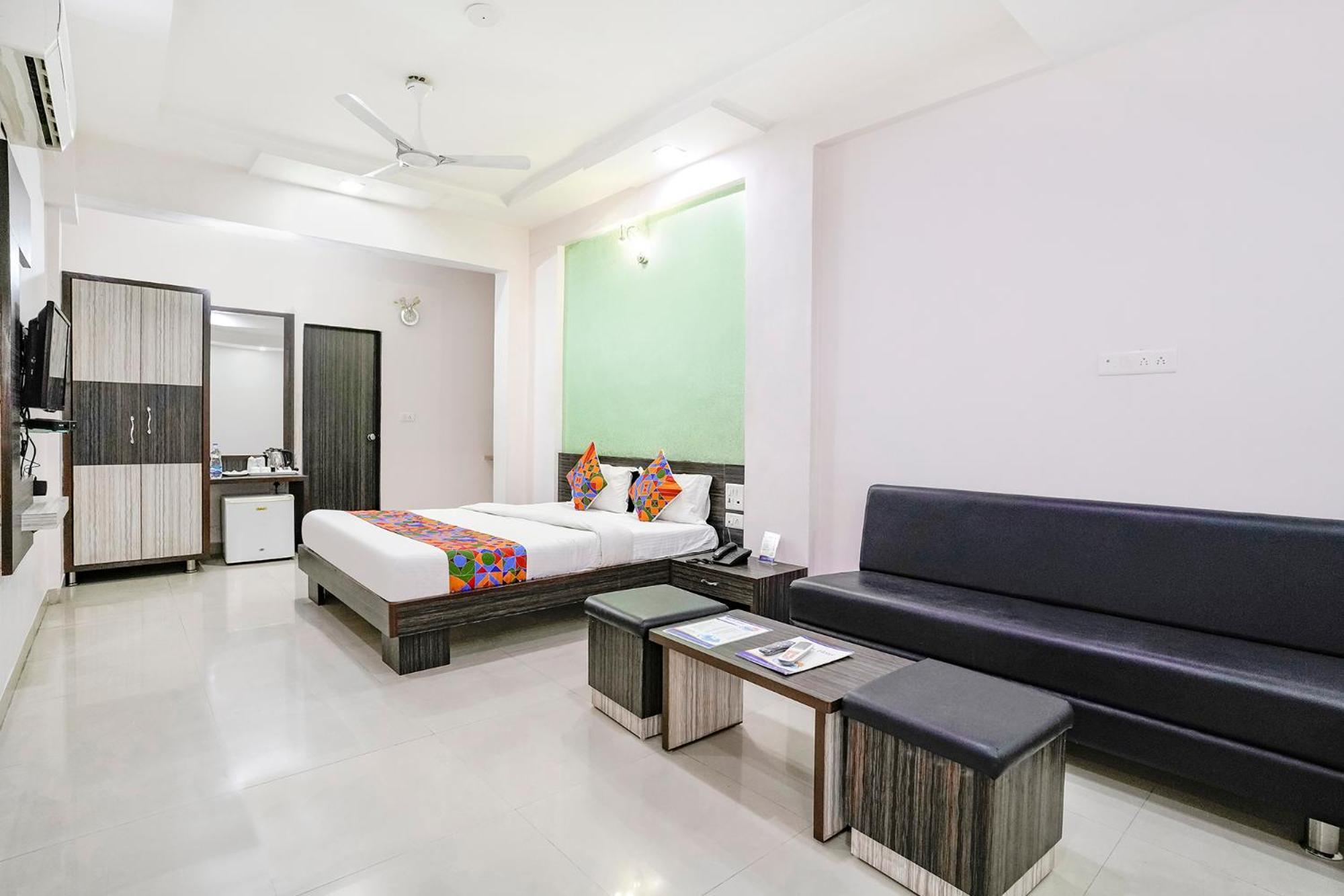 Fabhotel Skylon, Near Mahatma Mandir Gandhinagar Esterno foto