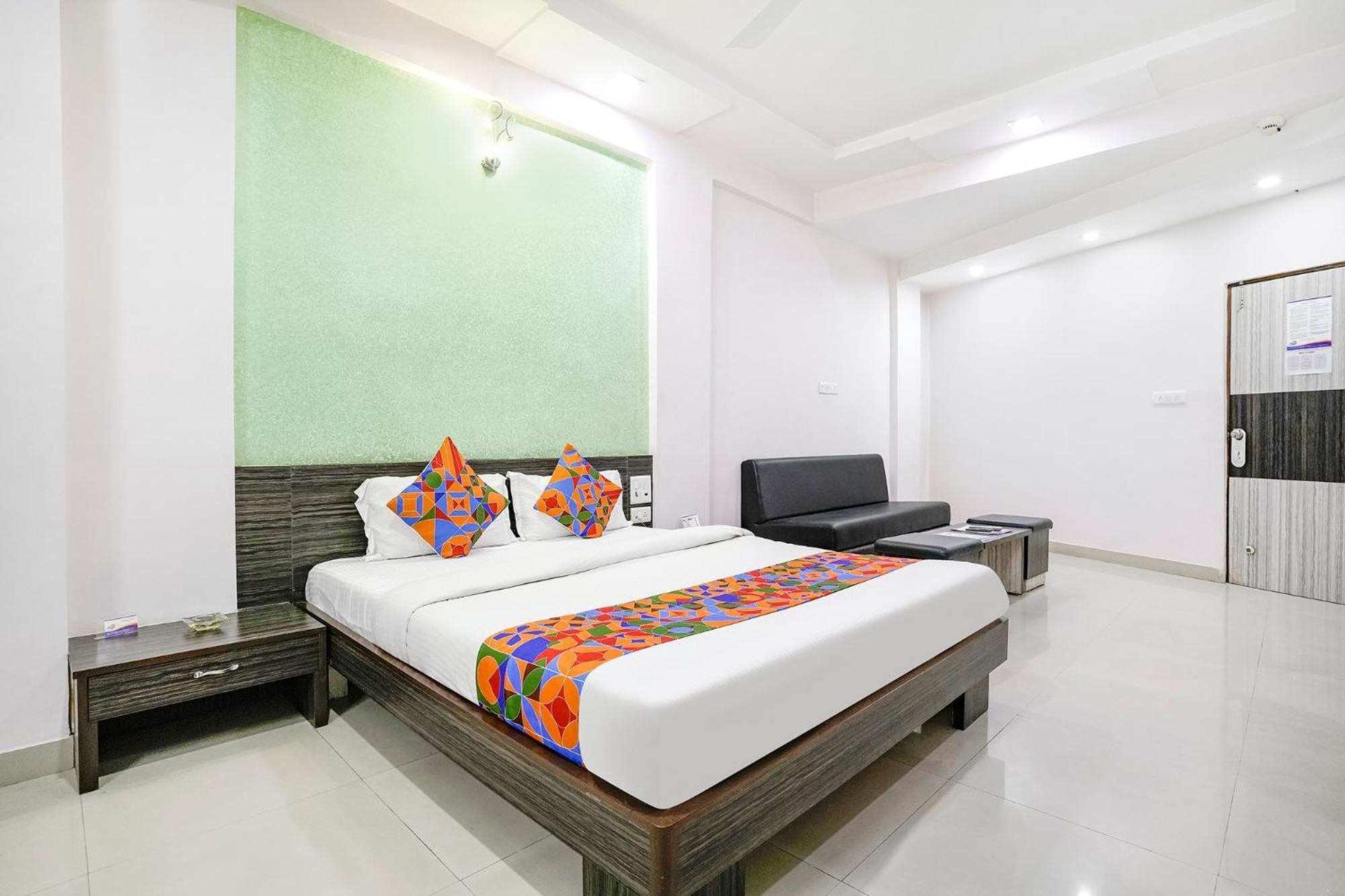 Fabhotel Skylon, Near Mahatma Mandir Gandhinagar Esterno foto