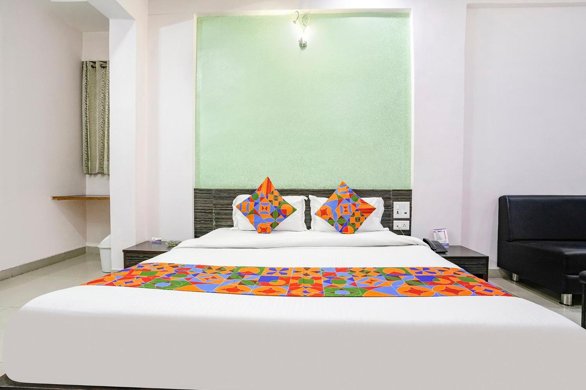 Fabhotel Skylon, Near Mahatma Mandir Gandhinagar Esterno foto