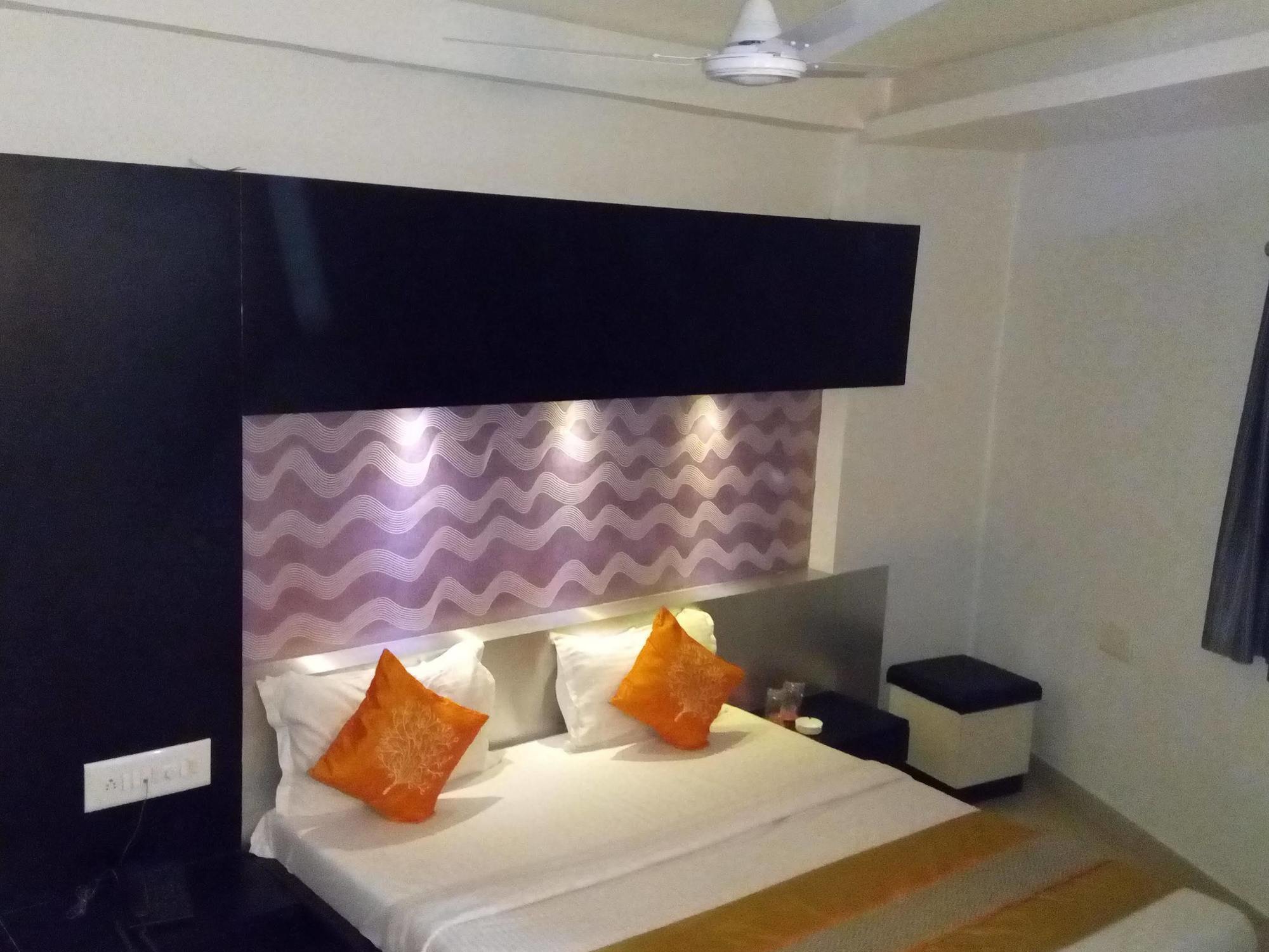 Fabhotel Skylon, Near Mahatma Mandir Gandhinagar Esterno foto